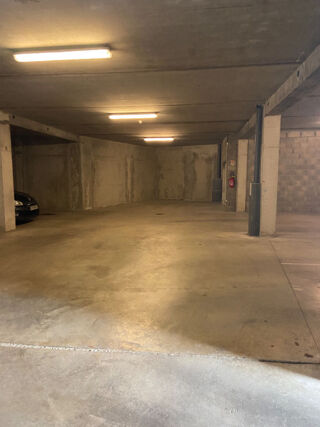  Parking / Garage � louer 