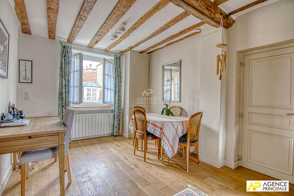 Vente Appartement Versailles Notre-Dame Place Hoche - Appartement 3 pièces 67 m² au sol situé au 4ème et dernier étage avec cave Versailles