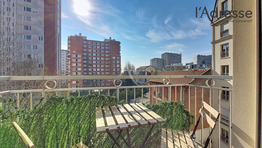 PUTEAUX/ MOULIN - BERGERES Appartement 3 pièces 57m² avec balcon et parking