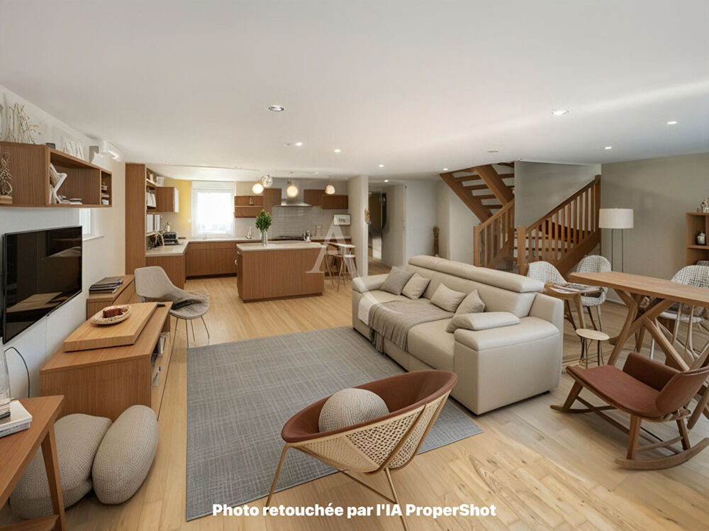 Maison avec 4 chambres de 121 m2 terrain garage.