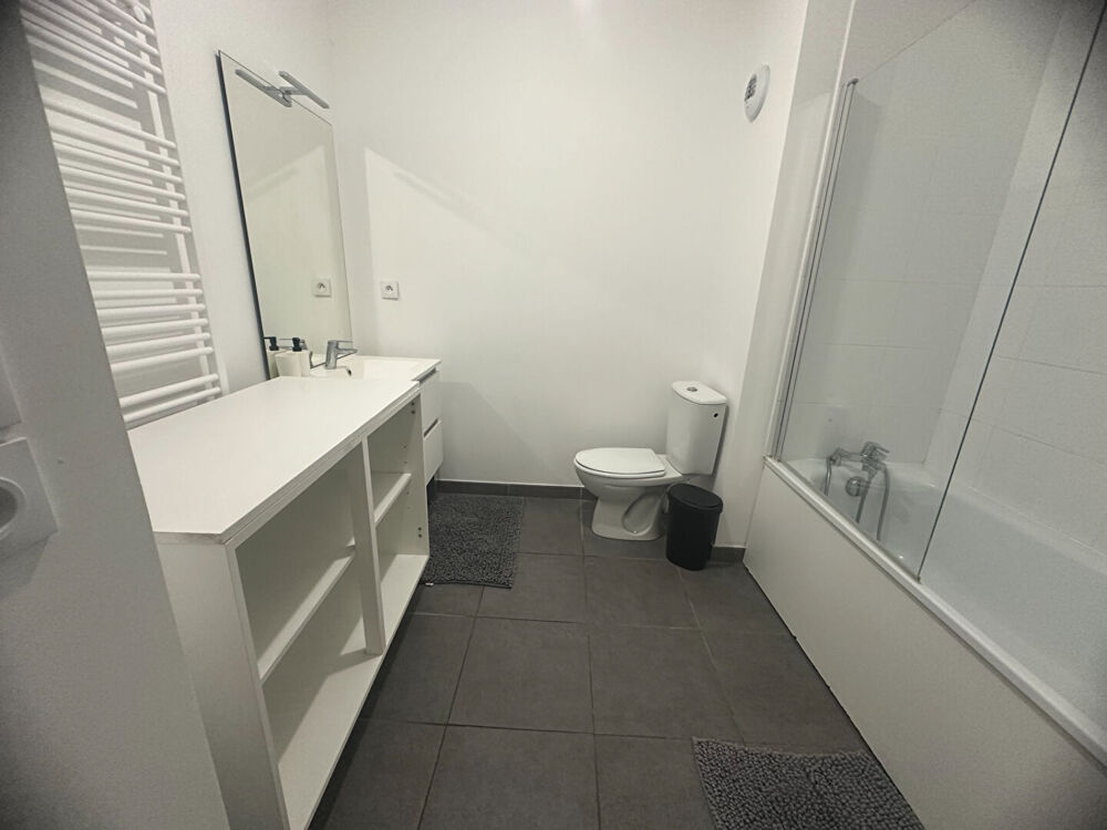 Location Appartement Appartement T5 meublé ? Dernier étage avec terrasse ? Lomme MAISON DES ENFANTS - MITTERIE Lomme