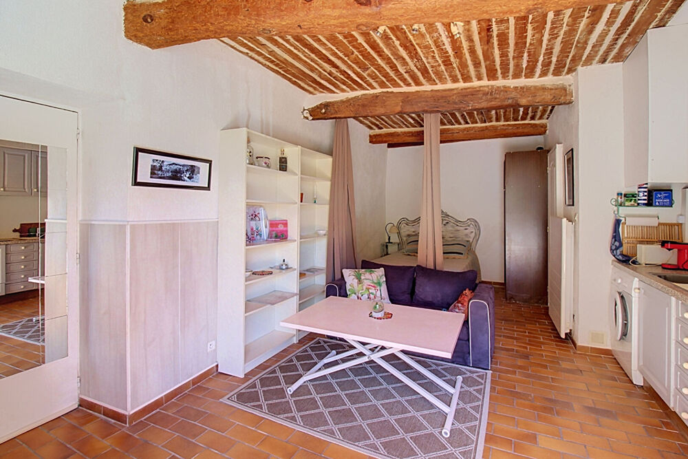 A VENDRE - CALLAS - Studio cosy de 24m² parfait pour investisseur ou premier achat