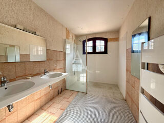  Maison � vendre 6 pi�ces 243 m�