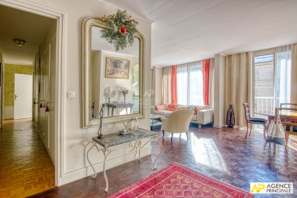 Vente Appartement Parris 16ème- rue de Civry -  Metro Exelmans Appartement 5 pièces 108.56 m² carrez situé au 4ème étage avec ascenseur et balcon Paris 16