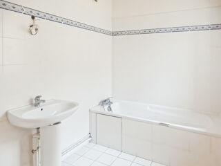  Appartement à louer 3 pièces 76 m²