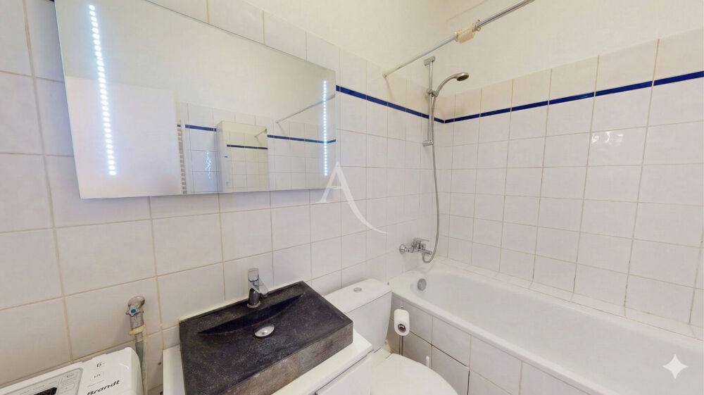 Vente Appartement EXCLUSIVITE - Coeur Montmartre - Rare - 2 Pièces Rénové Paris 18
