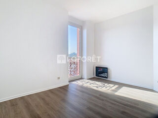  Appartement à louer 2 pièces 33 m²