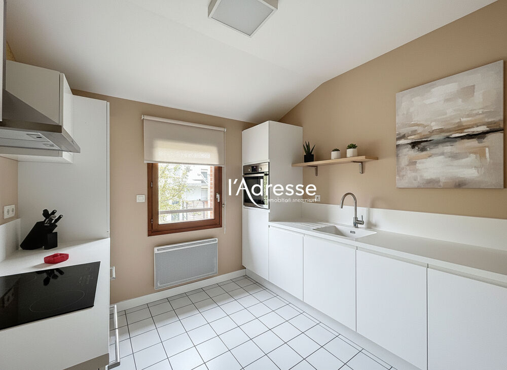 - Tournefeuille (hyper centre) - Appartement T3 avec une place de stationnement privative.