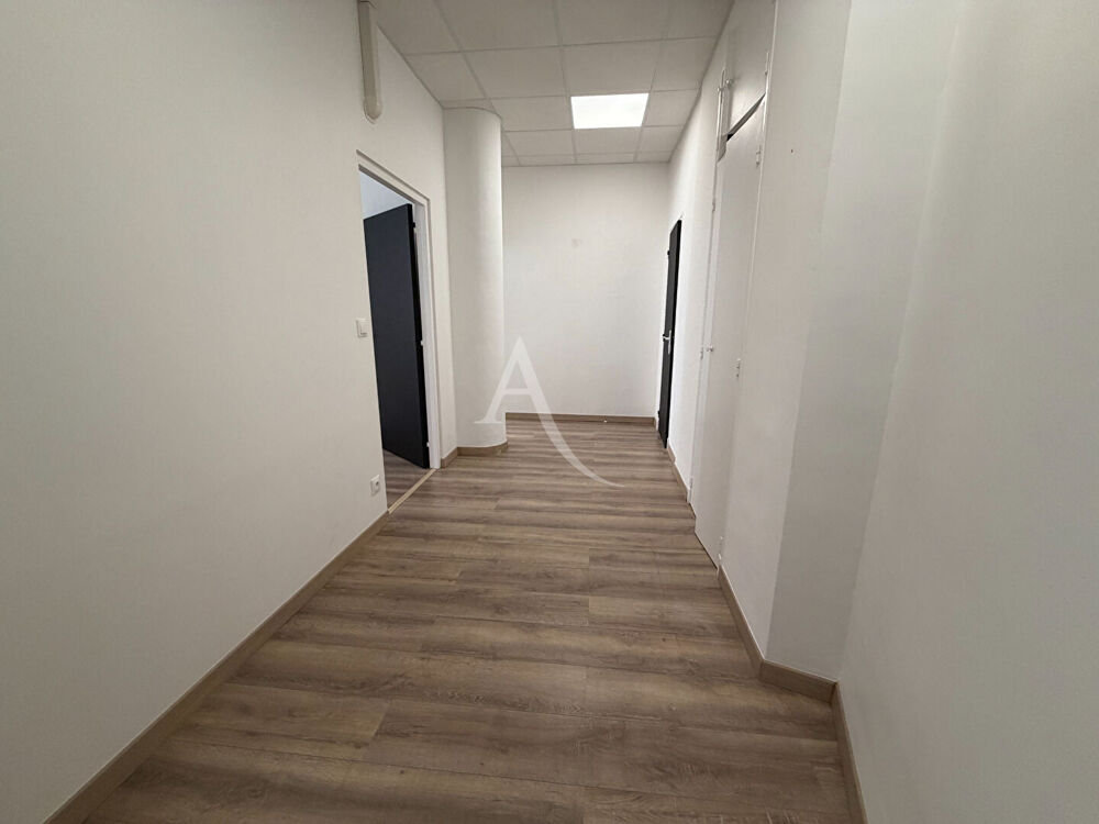   Bureau Square de la Couronne 49,74 m2 Nimes