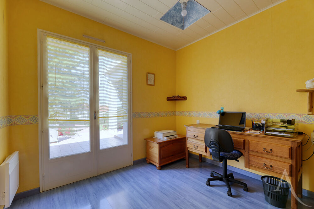 Maison Essarts En Bocage 6 pièce(s) 164 m2