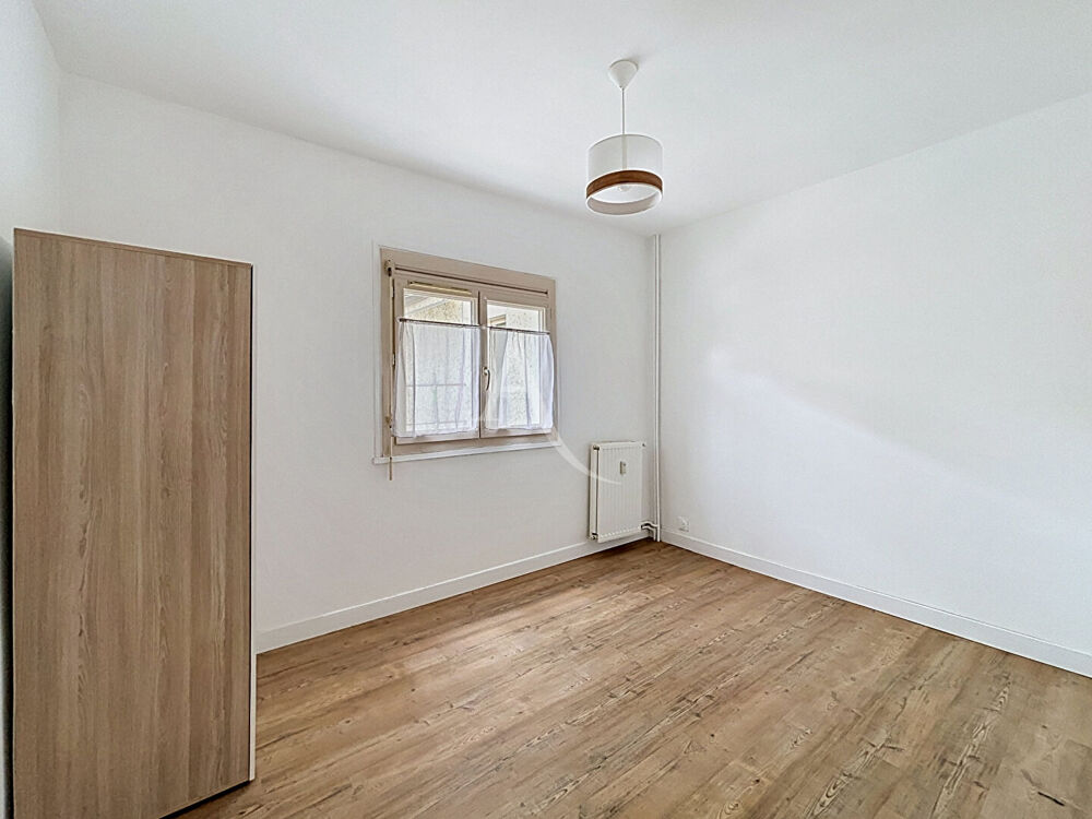 Appartement T4 Avrille 4 pièce(s) 84 m2