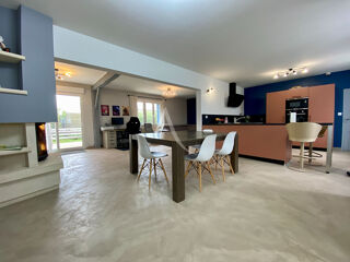  Maison � vendre 6 pi�ces 216 m�