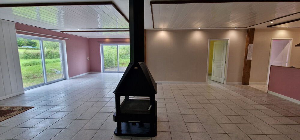 CÔTES D'ARMOR Maison de plain-pied de 2014, , 4 chambres, dans un environnement calme à proximité de Plemet et de l'accès N164.