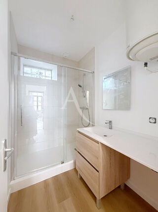  Appartement à louer 2 pièces 42 m²
