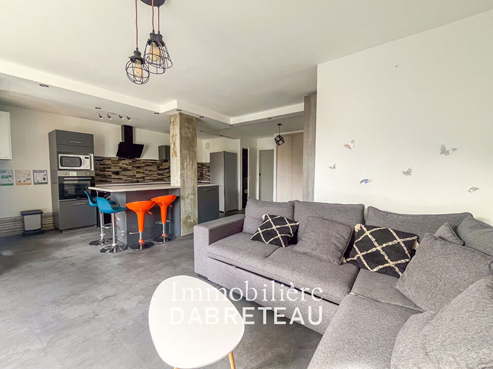 Ideal jeune couple avec enfant- LYON 8