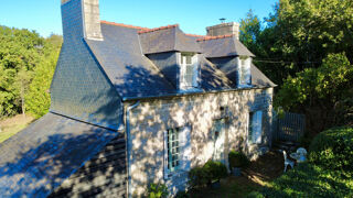 Vente Maison CÔTES-D'ARMOR: Bulat-Pestivien, proche Callac. Charmante maison en pierre de 2 chambres, avec garage et dépendances, sur 2,7 hec Bulat pestivien