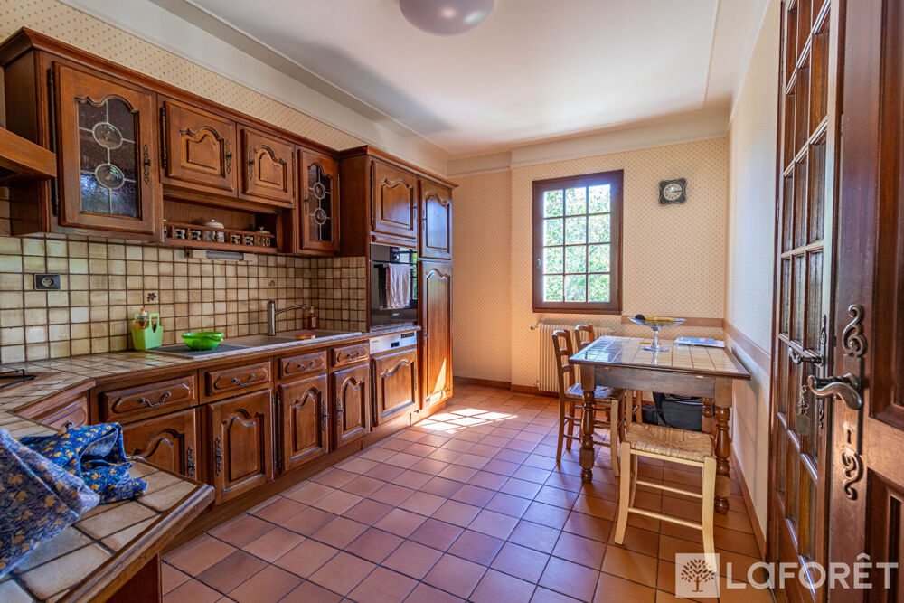 SANILHAC - Maison 6 pièces - 192 m2 - Jardin - Piscine - Sous sol