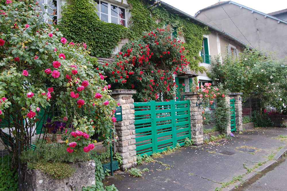 Maison 10 pièces 200 m² · à Voisey · 200 m² · 130 000 €