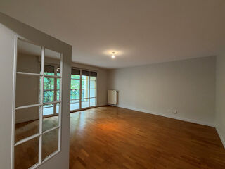  Appartement à louer 4 pièces 105 m²