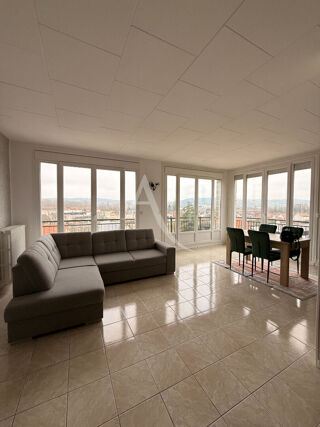  Appartement à louer 3 pièces 92 m²