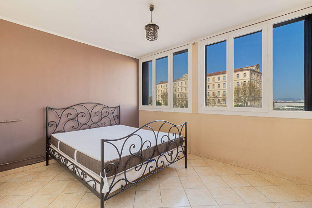 SUBLIME APPARTEMENT T4 MARSEILLE 78 m2 + BALCON + LOGGIA+ CAVE + PARKING (SUS)