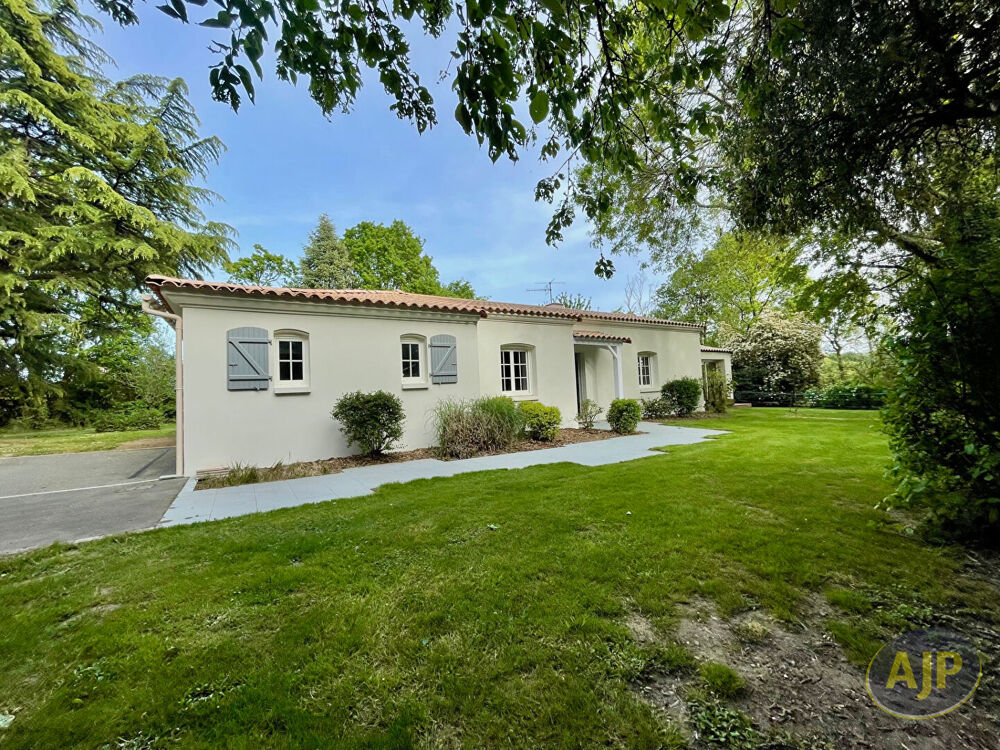 Vente Maison Maison Aizenay 8 pièce(s) 202 m2 Aizenay