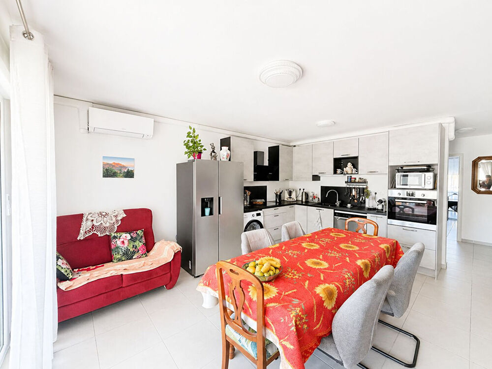 4 pièces récent climatisé avec terrasse & garage double La Tour de Mare