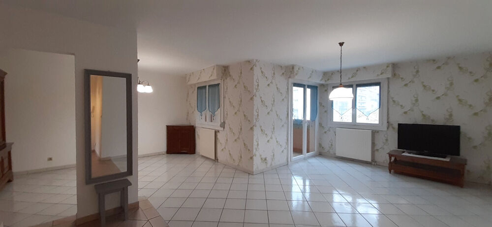 T4 lumineux avec ascenseur, véranda, loggia, garage ? Hyper centre Firminy