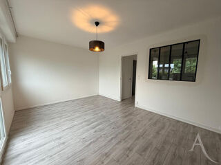 Vente Appartement Studio de 29,27 m² - Commerces et bus au pied de la résidence Caen