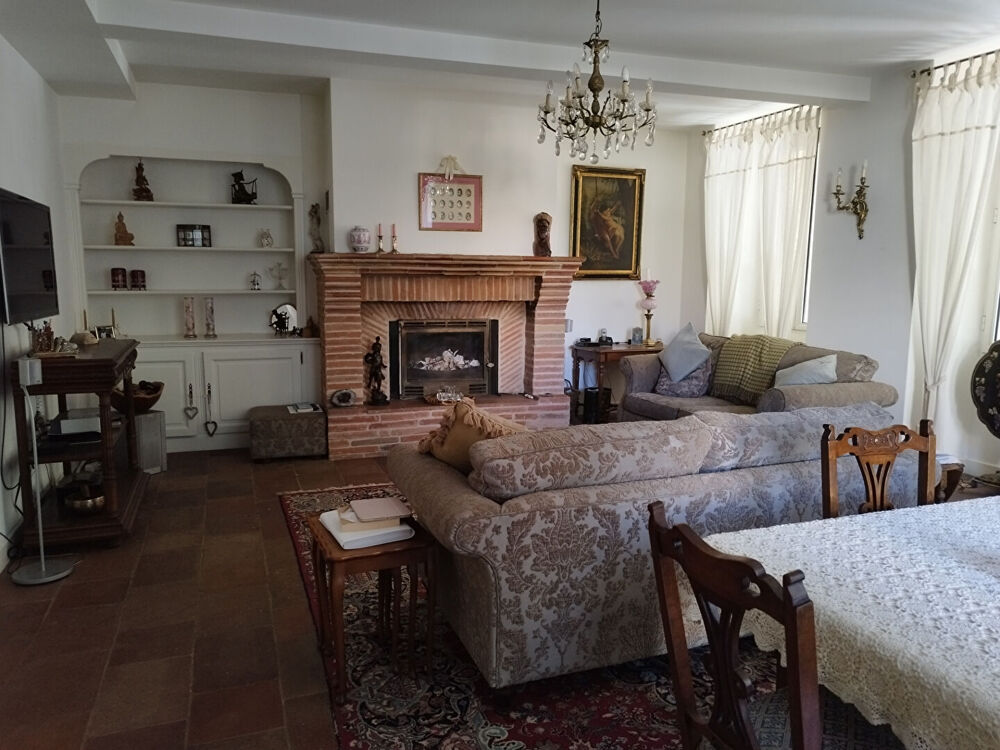 Hôtel particulier au centre de Moissac 82