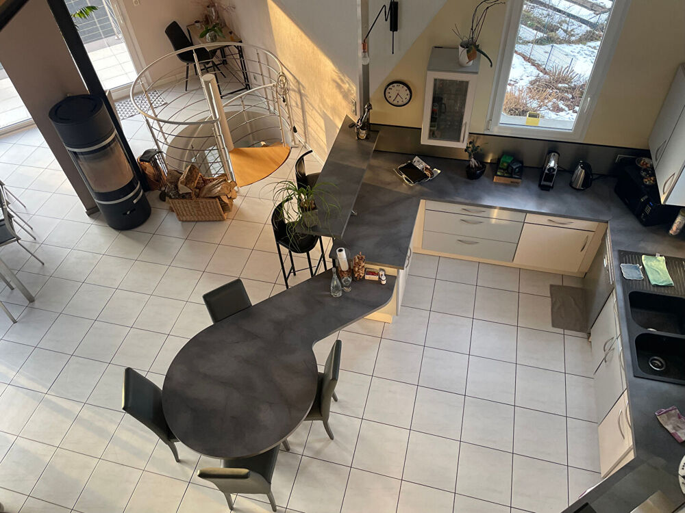 Vente Maison Maison de 2003 , 165m2 habitables et terrain de + 50 ares Glay