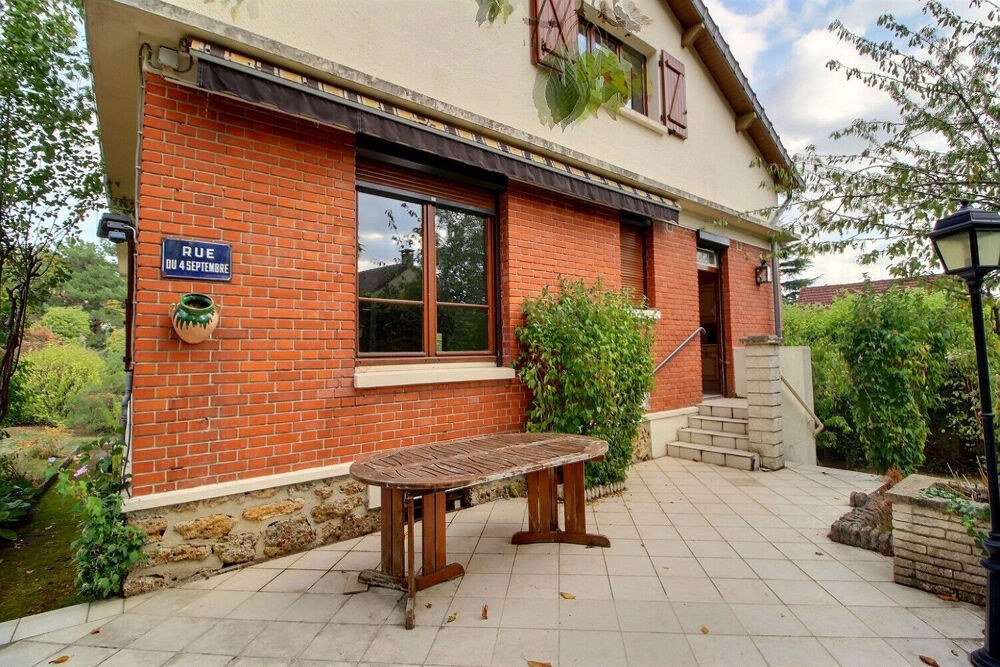Vente Maison Charmante maison des années 1930  modifiée en 1985 quartier LE COTTAGE à BIEVRES Bievres