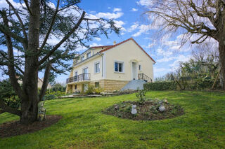  Maison à vendre 10 pièces 146 m²