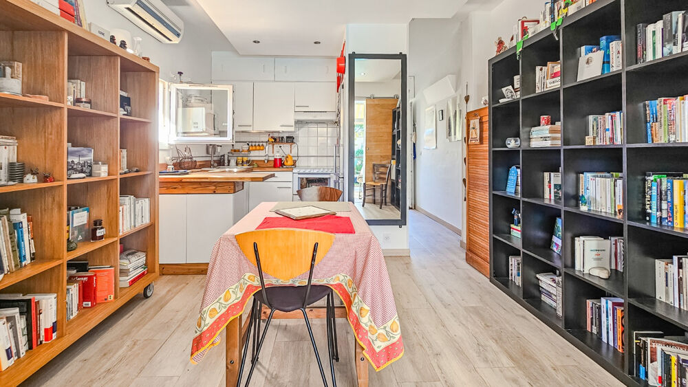 Vente Appartement LE LAVANDOU -  T2 RENOVÉ - DERNIER ETAGE - BALCON - PISCINE  - PARKING PRIVATIF Le lavandou