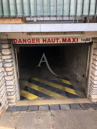  Parking / Garage � vendre 12 m�