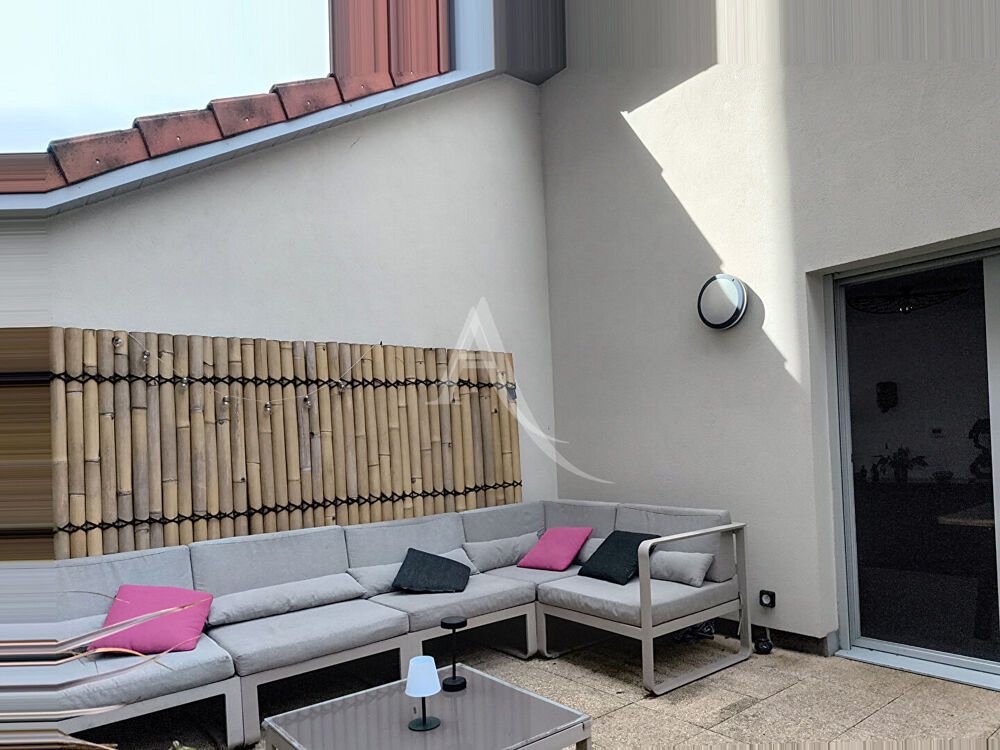 Vente Appartement Proche centre ville et verdun,duplex ,3 chambres ,2 sde,2 parkings sécurisés Pau