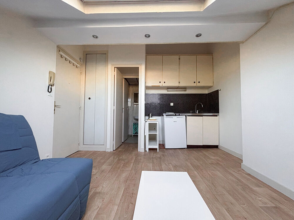 A vendre - Studio de 13 m² carrez et 18 m² au sol - Libre de locataire - Angers Place de la Visitation / proche Gare