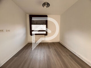  Appartement à louer 4 pièces 87 m²