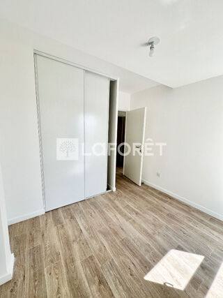  Appartement à louer 4 pièces 76 m²