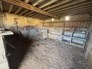  Remise / Grange à vendre 150 m²