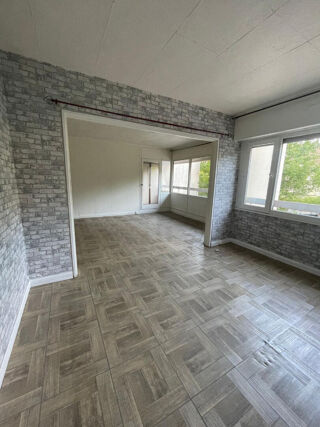  Appartement à louer 4 pièces 75 m²