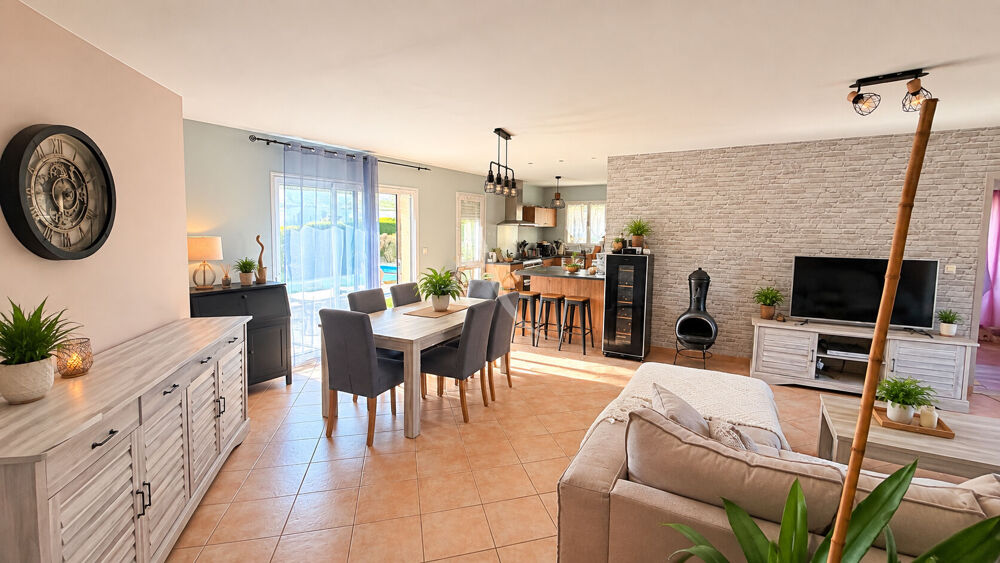 Exclusivité - Pavillon de plain-pied avec 4 chambres, Bureau et piscine