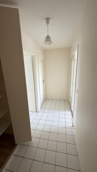  Appartement à louer 2 pièces 44 m²