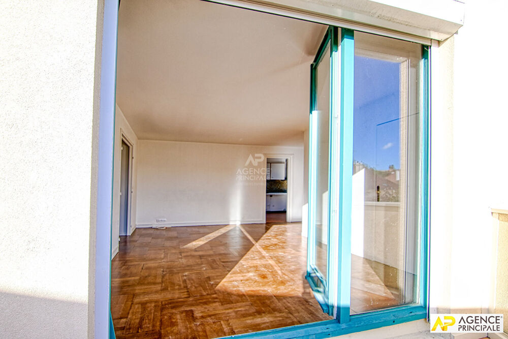 Versailles Glatigny - Appartement 4 pièces 88 m2 situé au 2e et dernier étage avec terrasse de 21 m², cave et box