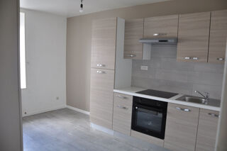  Appartement à louer 4 pièces 81 m²