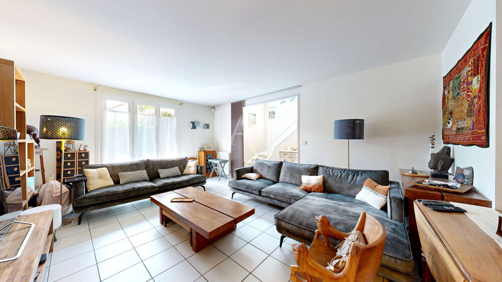 Vente Maison A vendre à Vauréal belle et grande maison familiale de 7 pièces sur terrain de 471 m2 Vaureal