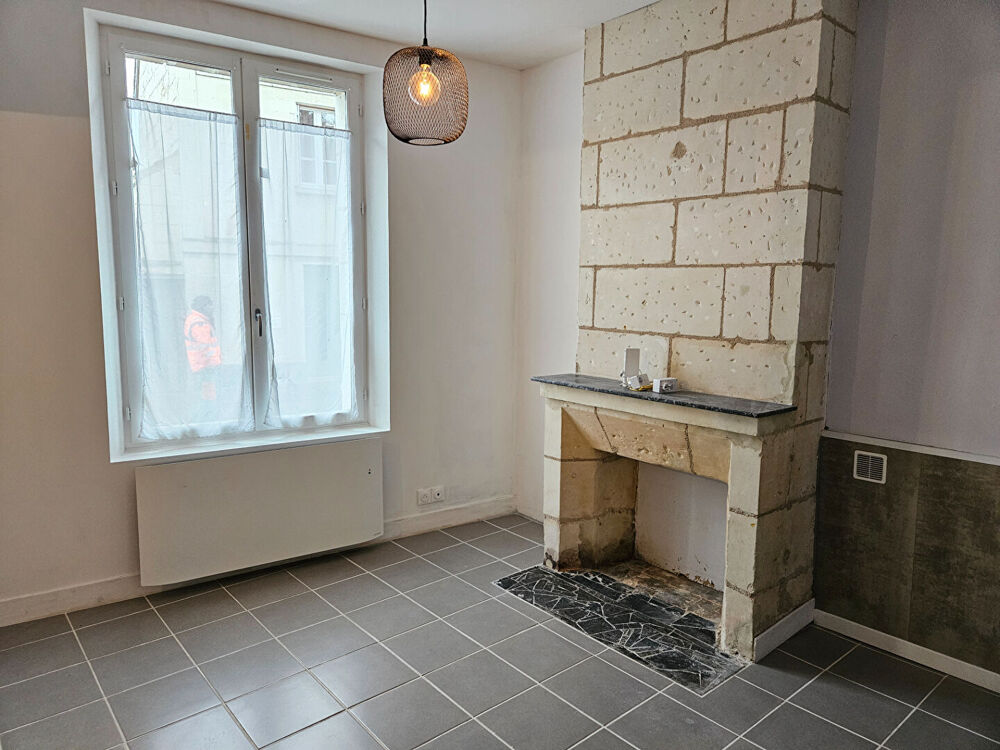Charmante maison ancienne rénovée à louer à LOCHES