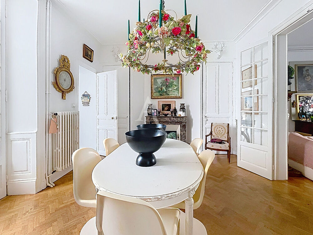 Vente Maison ANGERS À 2 MINUTES DE LA GARE - MAISON ANGEVINE 170 M² - CHARME ET JOLIE COUR ENSOLEILLÉE Angers