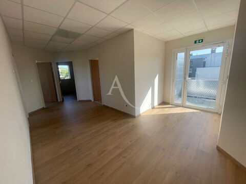 Bureaux 4 pièces 74 m² + 2 salles visio + 1 salle de conférence 1150 30000 Nimes
