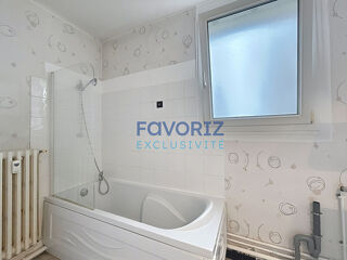  Appartement à louer 4 pièces 82 m²